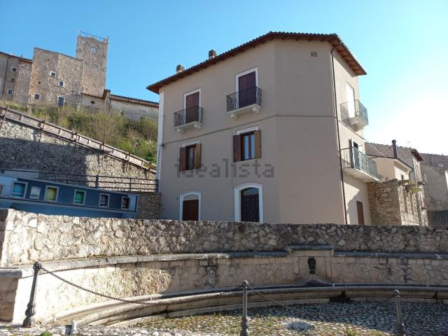 Villetta indipendente in vendita di 89 m² in Via Cesare Battisti