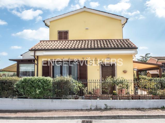 Villetta indipendente in vendita di 89 m² in Via Enrico Berlinguer
