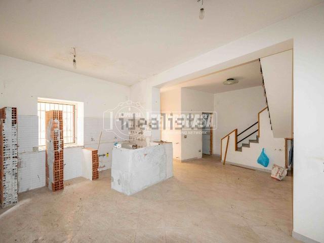 Villetta indipendente in vendita di 93 m² in Vico I Trento, 2