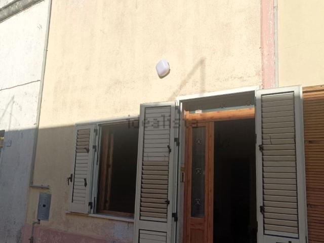 Villetta indipendente in vendita di 93 m² in Via Ugo Foscolo