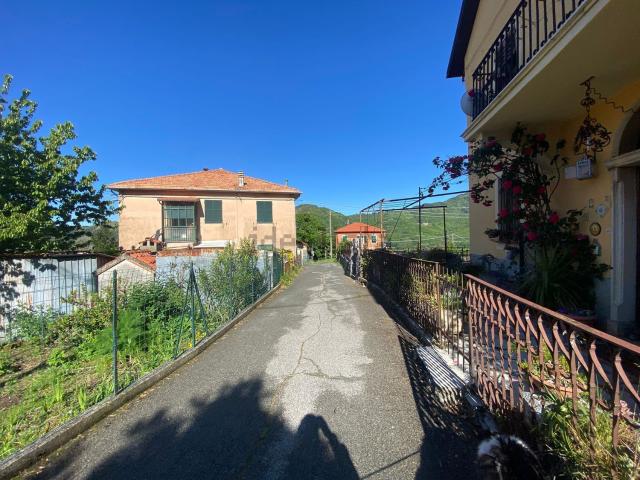Villetta indipendente in vendita di 93 m² in Via Arzeno, 170