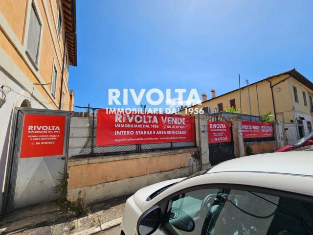 Villetta indipendente in vendita di 9000 m² in Piazza Mario Cortesini