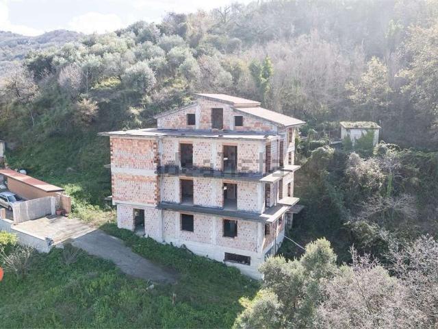 Villetta indipendente in vendita di 900 m² in Via Cilento