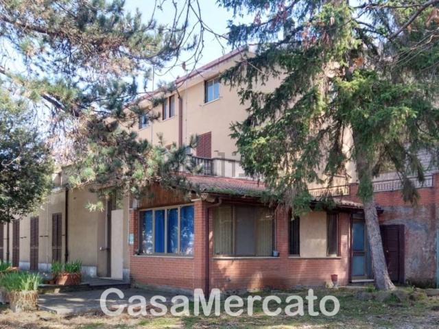 Villetta indipendente in vendita di 900 m² in Via Roma