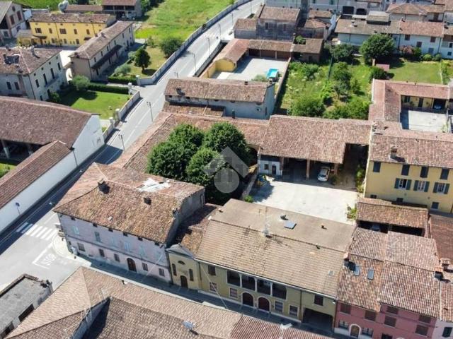 Villetta indipendente in vendita di 900 m² in Piazza Martiri, 18
