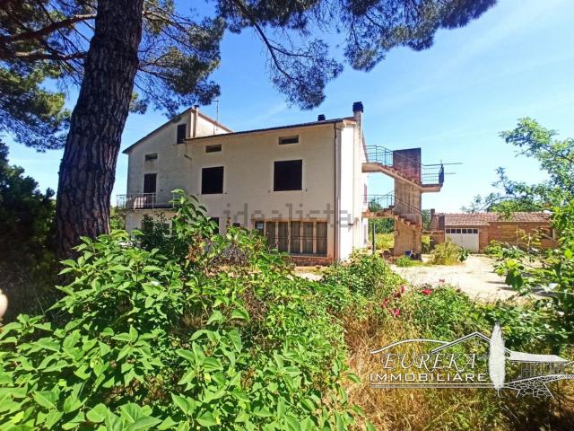 Villetta indipendente in vendita di 9040 m² in Via della Liberta&apos