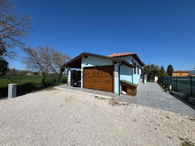 Villetta indipendente in vendita di 90 m² in Frazione Camporoppolo
