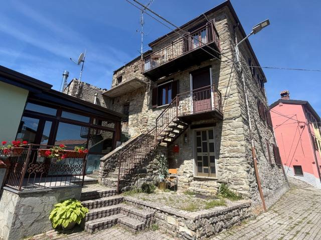 Villetta indipendente in vendita di 90 m² in Frazione Castellaro