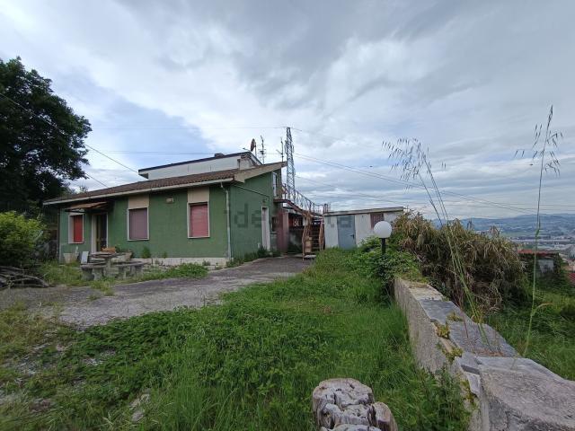 Villetta indipendente in vendita di 90 m² in Strada Colle Orlando, 32