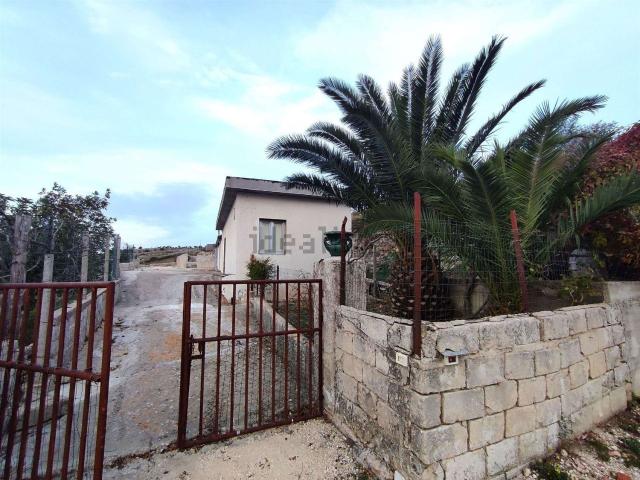 Villetta indipendente in vendita di 90 m² in Strada Provinciale 10, 11