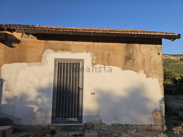 Villetta indipendente in vendita di 90 m² in Via Appia Nuova