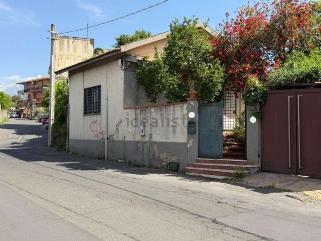 Villetta indipendente in vendita di 90 m² in Via Etnea