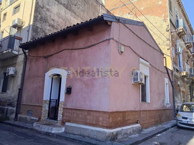 Villetta indipendente in vendita di 90 m² in Via Ferlito, 23