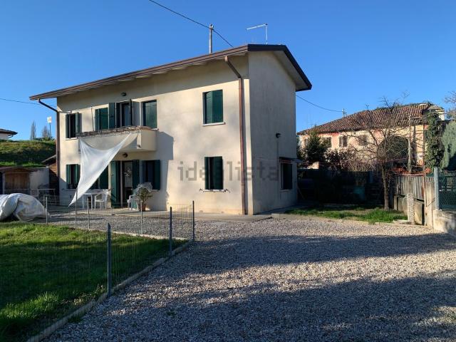 Villetta indipendente in vendita di 90 m² in Via Fratelli Cervi