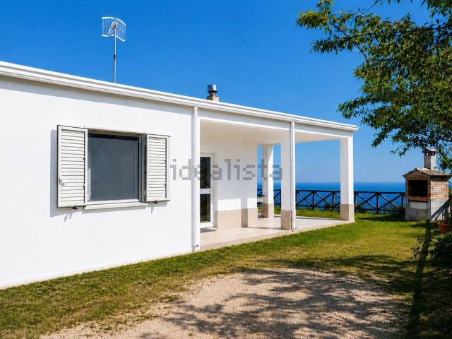 Villetta indipendente in vendita di 90 m² in Via fra Domenico da Badolato