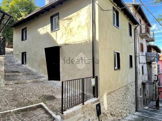 Villetta indipendente in vendita di 90 m² in Via Labirinto, 2