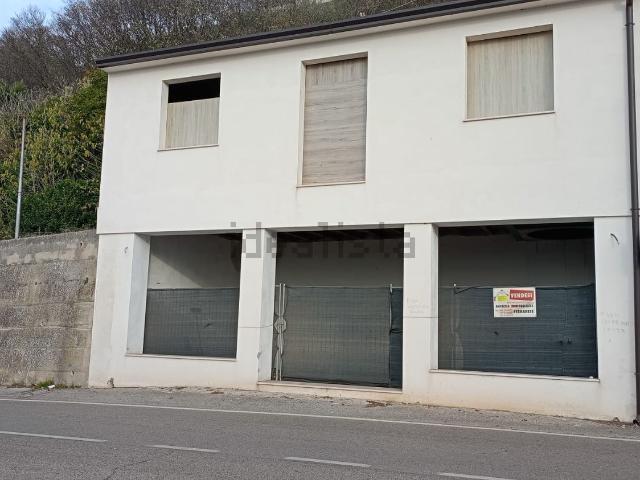 Villetta indipendente in vendita di 90 m² in Via Roma