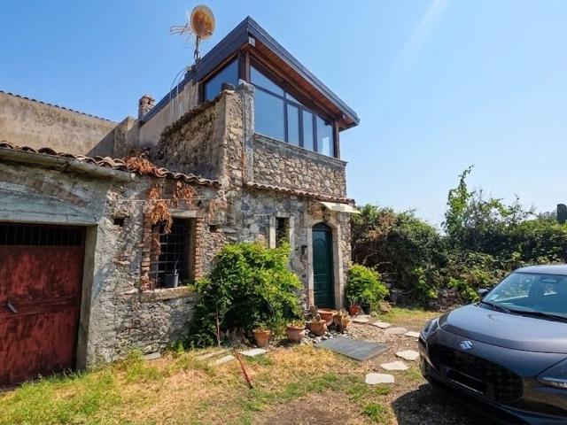 Villetta indipendente in vendita di 91 m² in Via Fondaco D&apos Accorso Trappitello, 15