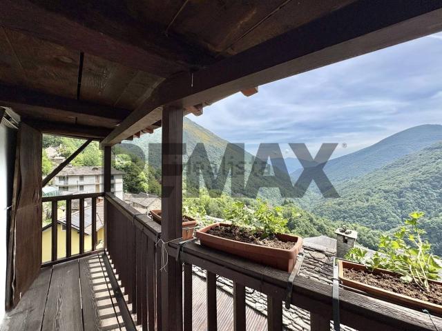 Villetta indipendente in vendita di 92 m² in Località Tomba, 2