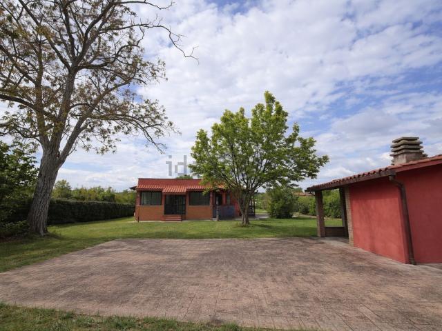 Villetta indipendente in vendita di 92 m² in Strada San Vittorino, 45
