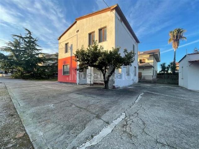 Villetta indipendente in vendita di 92 m² in Via Roma
