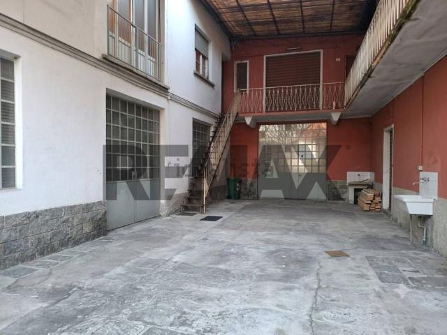 Villetta indipendente in vendita di 930 m² in Via Rimembranze, 3