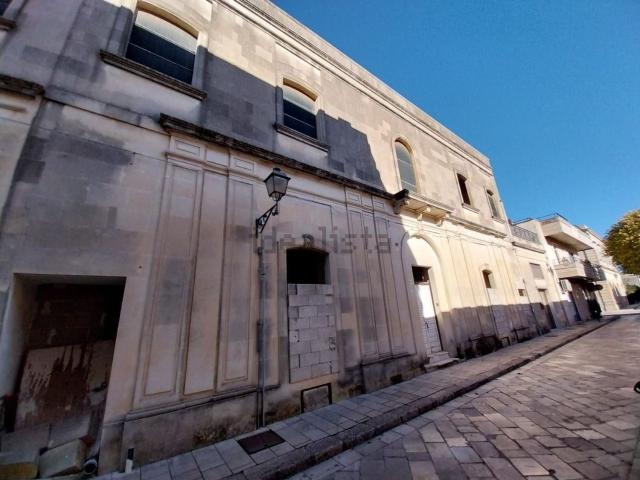 Villetta indipendente in vendita di 939 m² in Via Francesca Capece, 59
