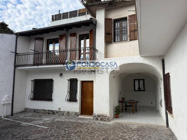 Villetta indipendente in vendita di 94 m² in Via Dante Alighieri
