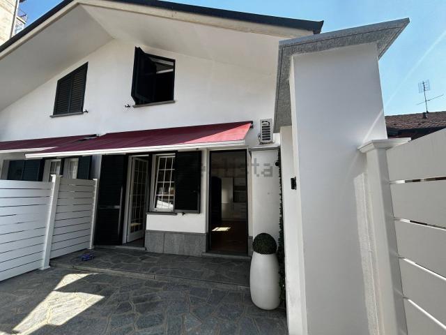 Villetta bifamiliare in vendita di 85 m² in Via Trento, 1