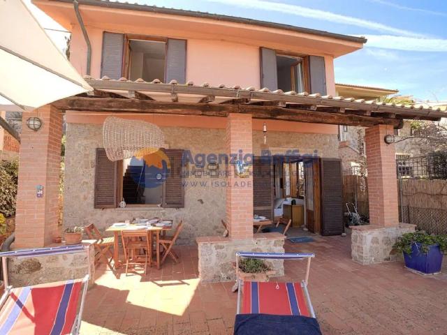 Villetta indipendente in vendita di 95 m² in Via Arenella