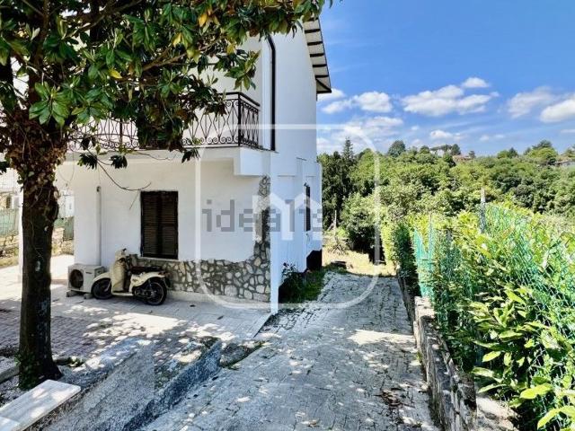 Villetta indipendente in vendita di 95 m² in Via Colle Villa
