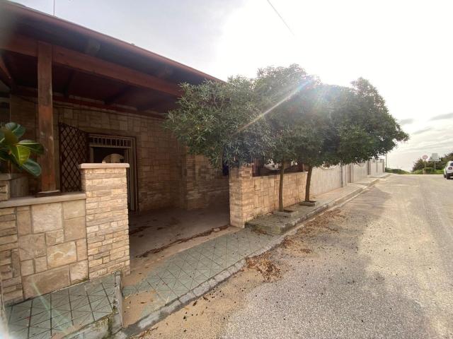 Villetta indipendente in vendita di 95 m² in Via dei Platani, 21