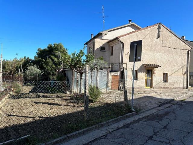 Villetta indipendente in vendita di 95 m² in Via nino bixio