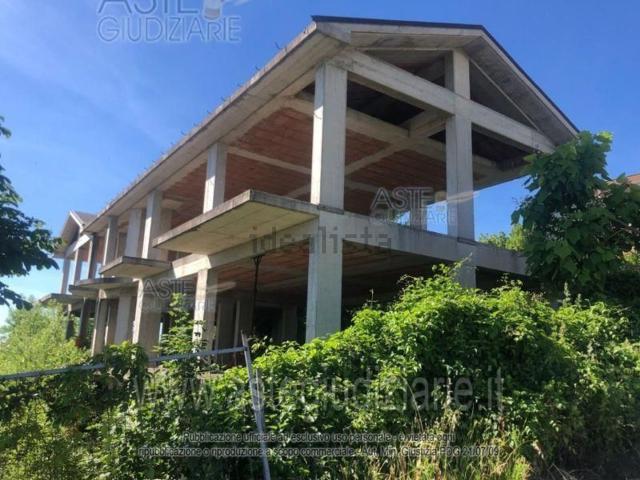 Villetta indipendente in vendita di 966 m² in Via Fratelli Costantini