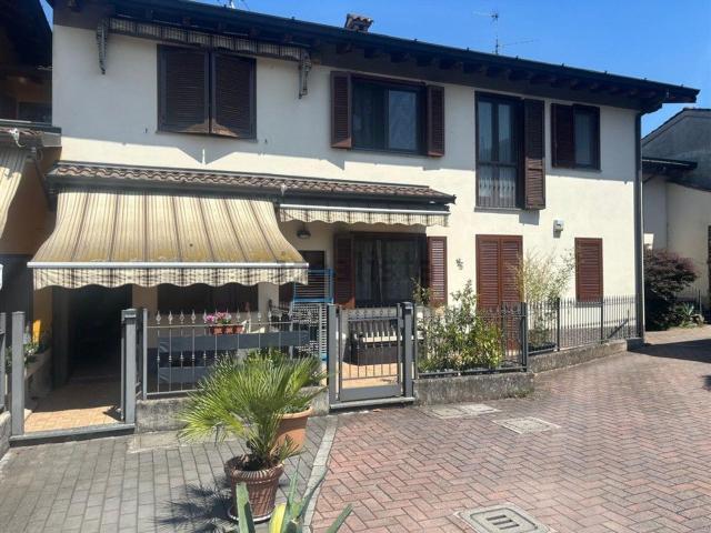 Villetta indipendente in vendita di 98 m² in Strada Provinciale ex Strada Statale 11