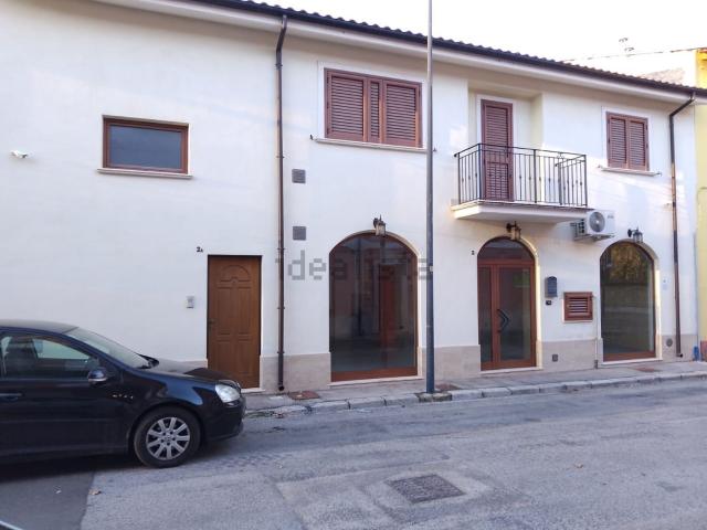 Villetta indipendente in vendita di 98 m² in Via Raffaele Cadorna