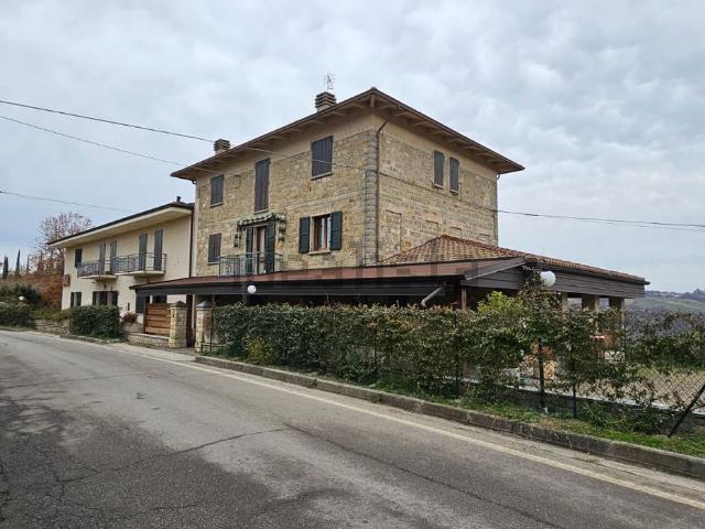Villetta indipendente in vendita di 1000 m² in Via francesco lolli, 31