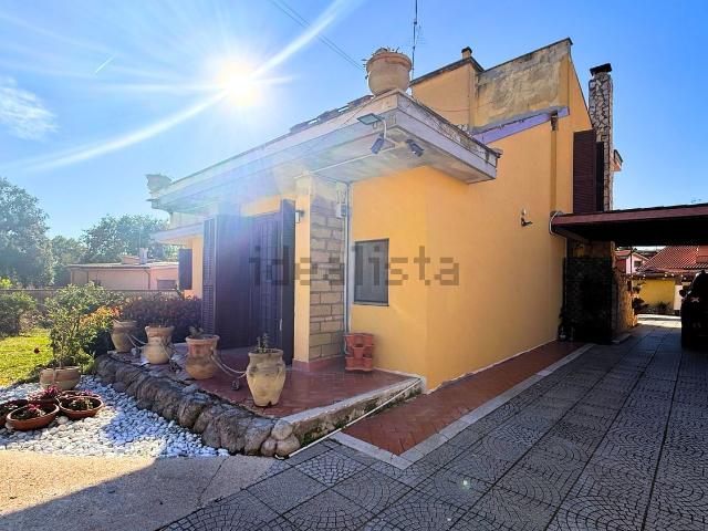 Villetta indipendente in vendita di 1000 m² in Via Pisa