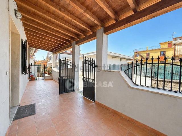 Villetta indipendente in vendita di 100 m² in Via Castel D&apos ariano