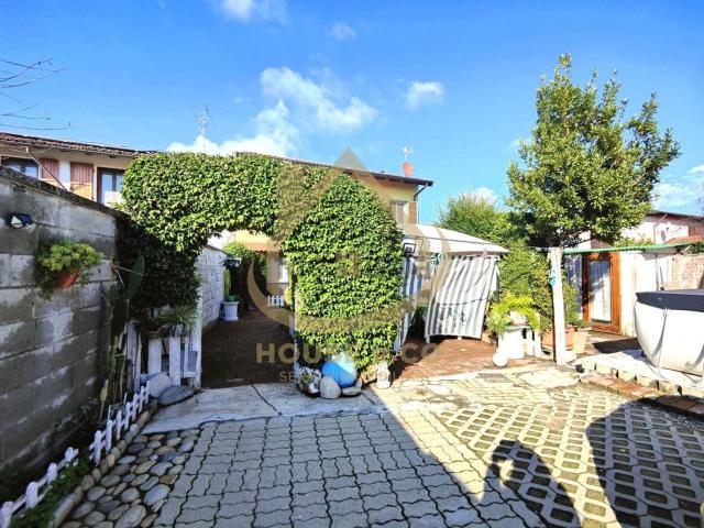 Villetta indipendente in vendita di 100 m² in Via Gambolò
