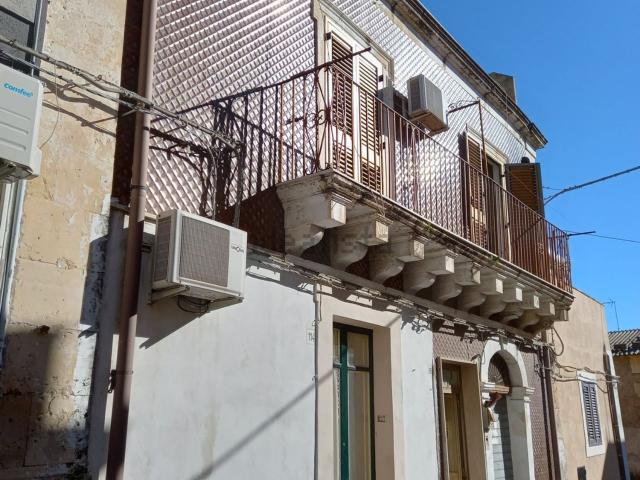 Villetta indipendente in vendita di 100 m² in Via Gianluca Barbieri
