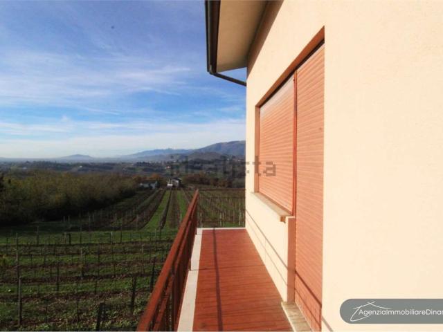 Villetta indipendente in vendita di 100 m² in Via dei Pascoli
