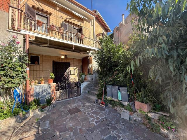 Villetta indipendente in vendita di 100 m² in Via del Casalaccio, 79