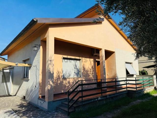 Villetta indipendente in vendita di 100 m² in Via dell&apos  Isola
