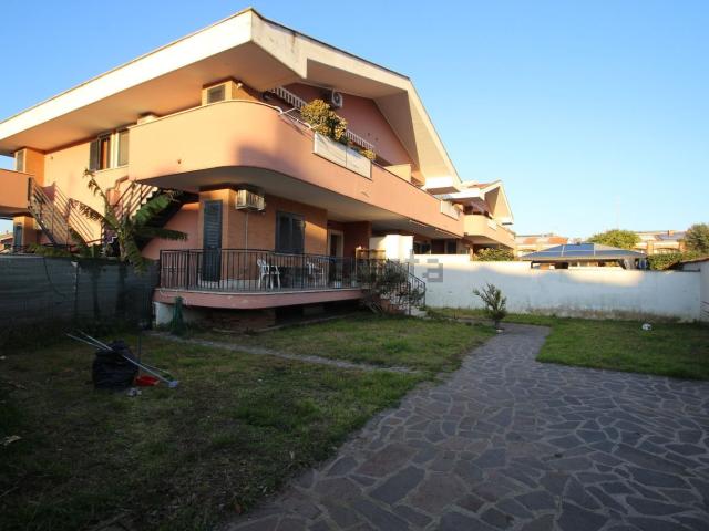 Villetta indipendente in vendita di 100 m² in Via Salorno, 59