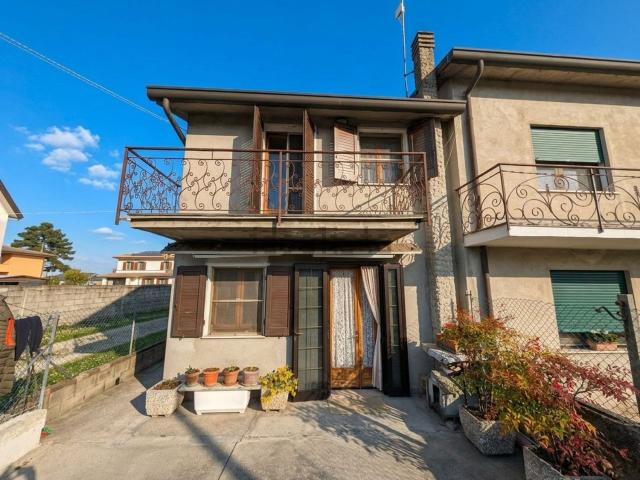 Villetta indipendente in vendita di 100 m² in Via San Pietro, 22