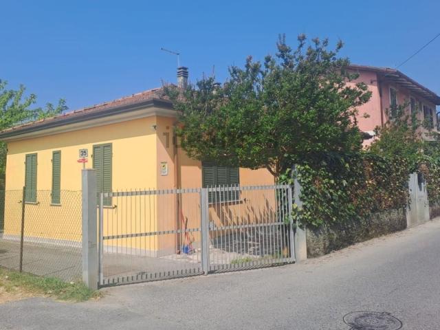 Villetta indipendente in vendita di 100 m² in Via Pietrasanta