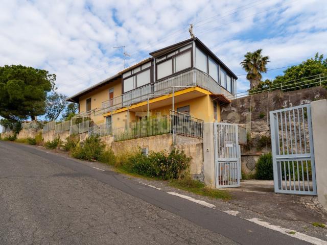 Villetta indipendente in vendita di 100 m² in Viale Jonio, 96