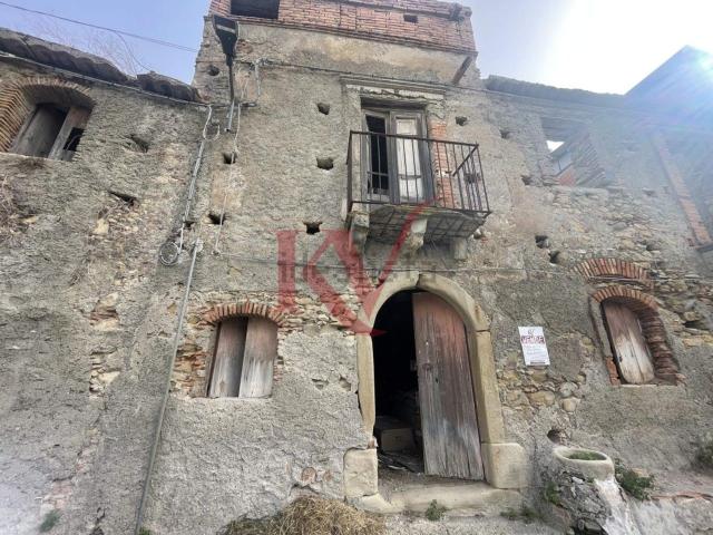 Villetta indipendente in vendita di 100 m² in Vico Lazio, 5