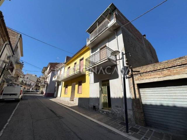 Villetta indipendente in vendita di 100 m² in Corso Duca degli Abruzzi